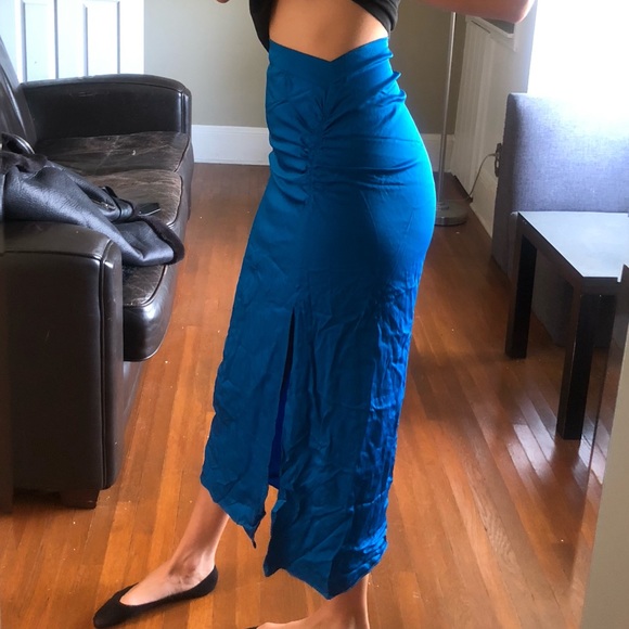 Blue Zara midi skirt - Picture 2 of 4